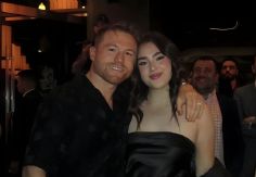 Canelo Álvarez consiente a su hija en Navidad; le regala un lujoso auto