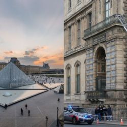 El Louvre vuelve a abrir sus puertas tras el millonario robo de las joyas de la corona francesa