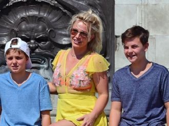 Hijos de Britney Spears se alejan de ella tras impactantes sucesos en casa