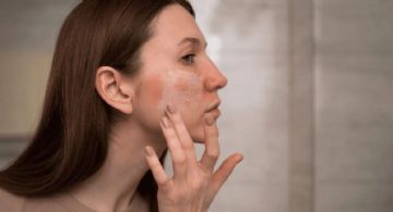 Cómo prevenir las manchas en la cara; hábitos diarios que protegen tu piel