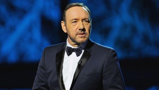 Kevin Spacey admite no tener hogar fijo; asegura que sigue tocando puertas