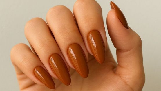 Uñas caramelo: la tendencia dulce y sofisticada que domina todo el año