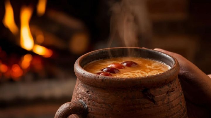Atole de tejocote sin azúcar se vuelve favorito invernal; una opción ligera y llena de sabor