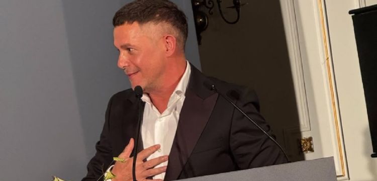 Alejandro Sanz comparte que habrá proyecto teatral con sus temas; así lo dio a conocer