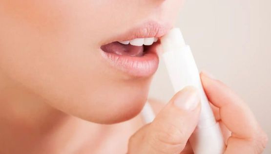 Maquillaje de labios en invierno: cómo mantener color, hidratación y estilo sin resecar