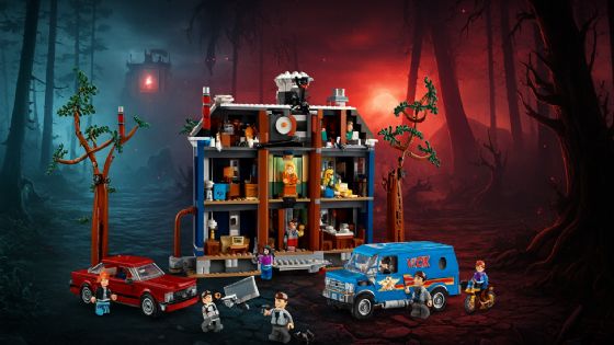 LEGO y Stranger Things se unen para crear la aterradora Creel House; con más de 2,500 piezas
