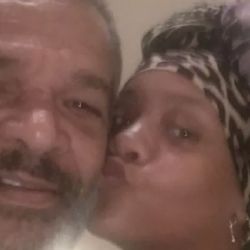 Muere el papá de Rihanna, después de estar hospitalizado en California