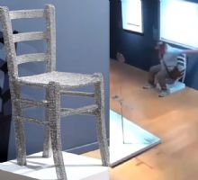 MOMENTO EXACTO en el que turista rompe silla de Swarovski en museo de Verona por tomarse una foto