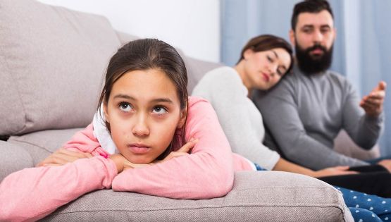Psicólogo explica la razón por la que los adolescentes se alejan de sus familias
