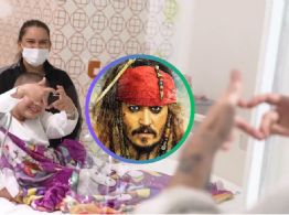 MOMENTO EXACTO en que Johnny Deep vuelve a ser Jack Sparrow para alegrar a niños enfermos