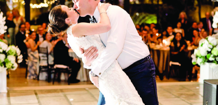Alexis Luoma y Robert Saldaña comparten su amor infinito; se dan el 'sí' en elegante recepción