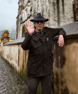Tim Burton en Tepoztlán: esto hizo antes de abrir su exposición en CDMX