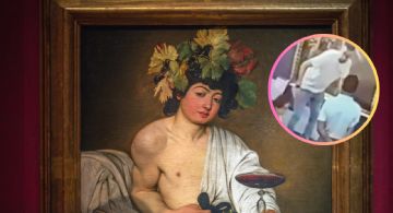 MOMENTO EXACTO: turista daña pintura del Siglo XVIII en Florencia por tomarse una selfie