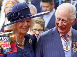 Un crimen en el Palacio de Buckingham: el libro que convierte a la Reina Camila en heroína
