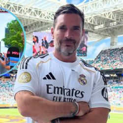 MOMENTO EXACTO en que Julián Gil irrumpe transmisión de 'El Chiringuito' y es empujado por reportero