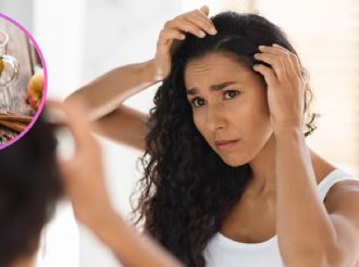 Cómo eliminar la caspa rápido: el remedio casero más popular que funciona mejor que muchos shampoos