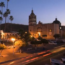 Paseíllo colonial entre calles de cantera y patios de sombra: rutas para encantARTE