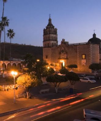 Paseíllo colonial entre calles de cantera y patios de sombra: rutas para encantARTE