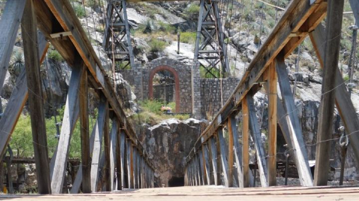 Bajo el sol duranguense, arcos de piedra y viento de altura... el puente colgante de la memoria