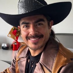 Rey Grupero se enfrenta a policía en CDMX; imágenes del altercado se vuelven virales | VIDEO