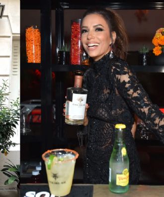 ¡Escándalo! Demandan por suma millonaria a la marca de tequila de Eva Longoria