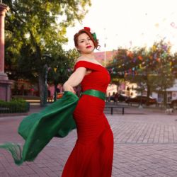 Mariana Rendón se viste de gala y celebra el Grito de Independencia