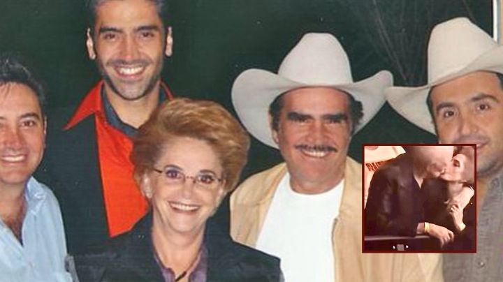 Viuda de Vicente Fernández es captada besando a otro hombre; ¿quién es el misterioso personaje?